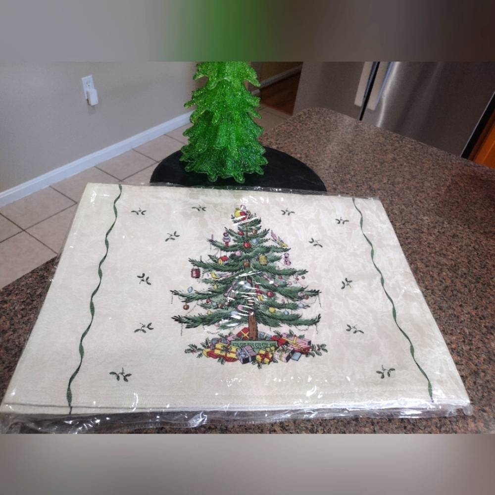 NWT Spode  Christmas Tree Placemats